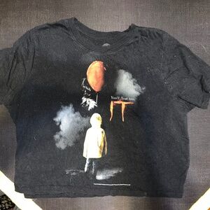 It cropped t shirt